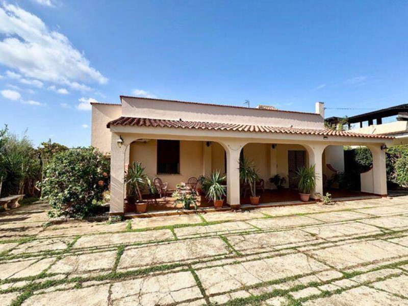 Villa in Vendita a Partinico, 220'000€, 111 m²