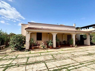 Villa in Vendita a Partinico, 220'000€, 111 m²