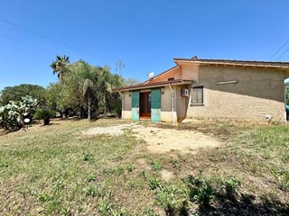 Villa in Vendita a Partinico, 145'000€, 102 m²