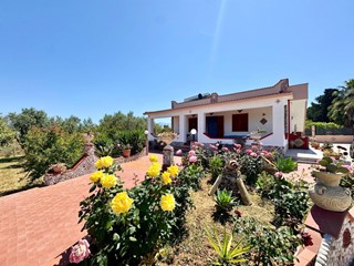 Villa in Vendita a Trappeto, 260'000€, 130 m²