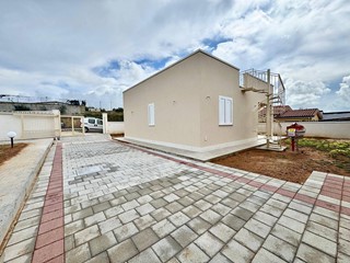 Villa in Vendita a Trappeto, 190'000€, 90 m²