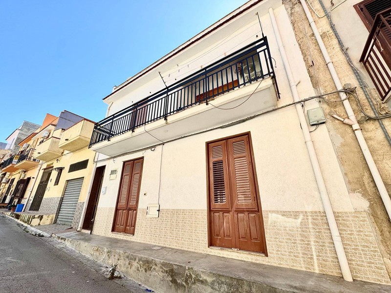 Casa Indipendente in Vendita a Balestrate, 165'000€, 220 m²