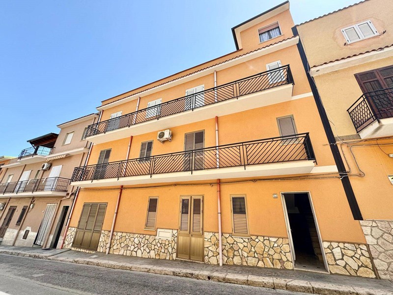 Casa Indipendente in Vendita a Balestrate, 300'000€, 250 m²
