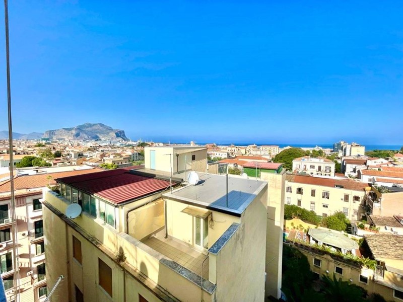 Appartamento in Vendita a Palermo, 245'000€, 125 m²