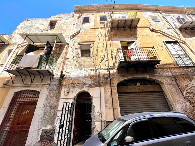 Appartamento in Vendita a Palermo, 98'000€, 110 m²