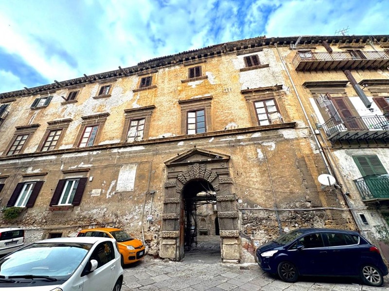 Appartamento in Vendita a Palermo, 250'000€, 128 m²