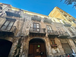 Appartamento in Vendita a Palermo, 250'000€, 160 m²