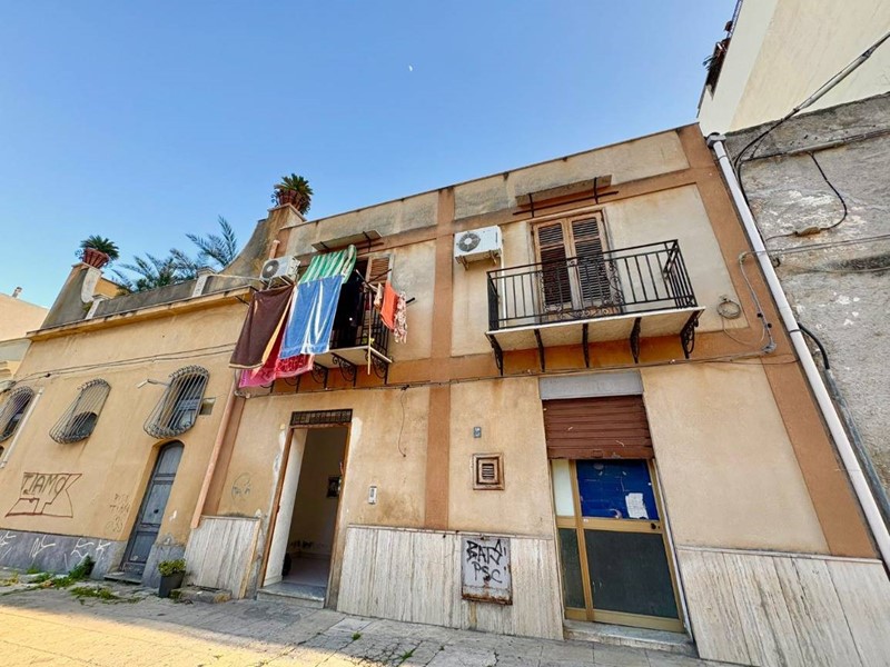 Appartamento in Vendita a Palermo, 220'000€, 168 m²