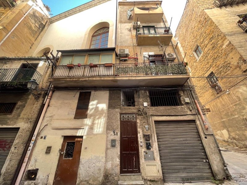 Appartamento in Vendita a Palermo, 160'000€, 98 m²