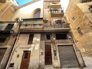 Appartamento in Vendita a Palermo, 160'000€, 98 m²