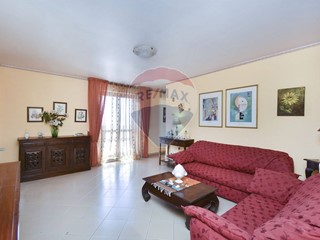 Trilocale in Vendita a Aci Catena, 115'000€, 100 m²