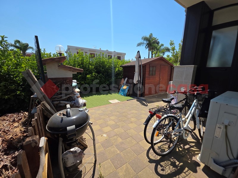 Villa bifamiliare in Vendita a Taranto, 275'000€, 155 m²