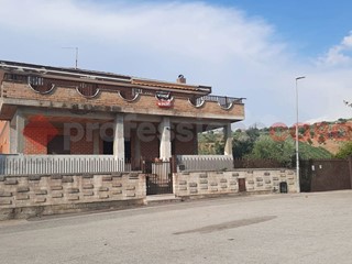 Casa Indipendente in Vendita a Boville Ernica, 290'000€, 550 m²