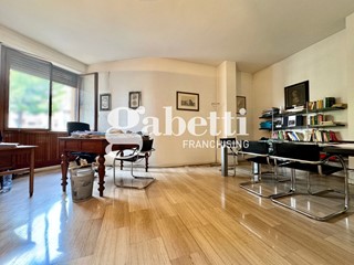 Quadrilocale in Vendita a Firenze, 358'000€, 125 m²