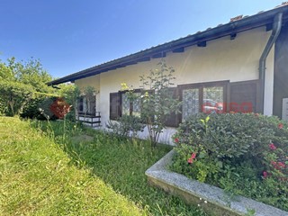 Casa Indipendente in Vendita a Nebbiuno, 240'000€, 180 m²
