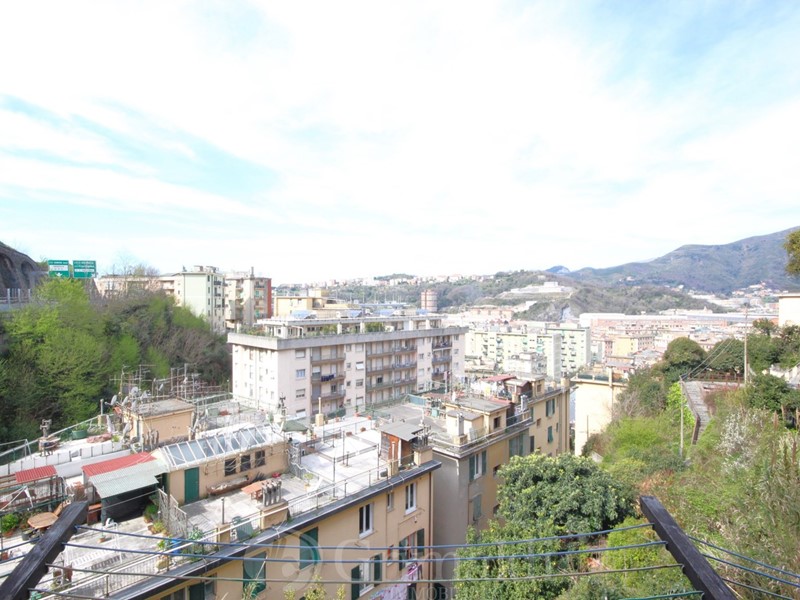 Appartamento in Vendita a Genova, 69'000€, 89 m²