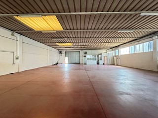 Capannone in Affitto a Noventa Vicentina, 900€, 330 m²