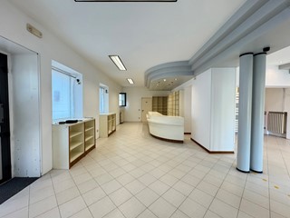 Negozio in Affitto a Orgiano, 1'000€, 70 m²