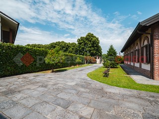 Villa in Vendita a Basiglio, 1'250'000€, 500 m², arredato