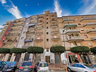 Quadrilocale in Vendita a Taranto, zona Rione Italia - Montegranaro, 59'000€, 137 m²