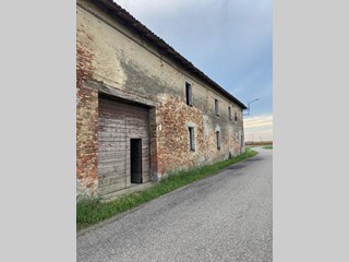 Casa Indipendente in Vendita a Casalmaggiore, 140'000&euro;, 400 m²
