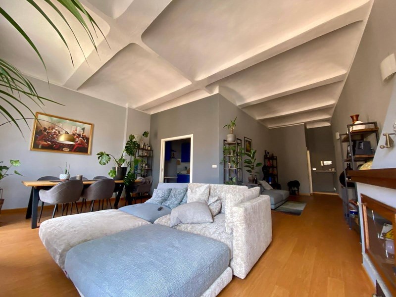 Attico in Affitto a Asti, zona centro, 1'200€, 130 m², arredato