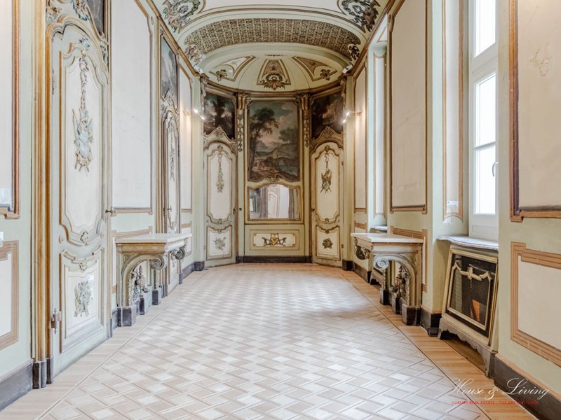 Ufficio in Vendita a Torino, 419 m²