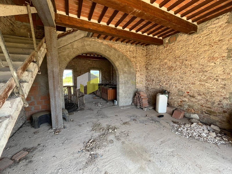 Casa Indipendente in Vendita a San Giuliano Terme, 320'000€, 152 m², con Box