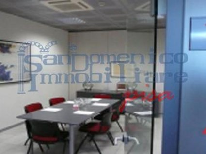 Ufficio in Vendita a Pisa, zona Ospedaletto, 450'000€, 335 m²
