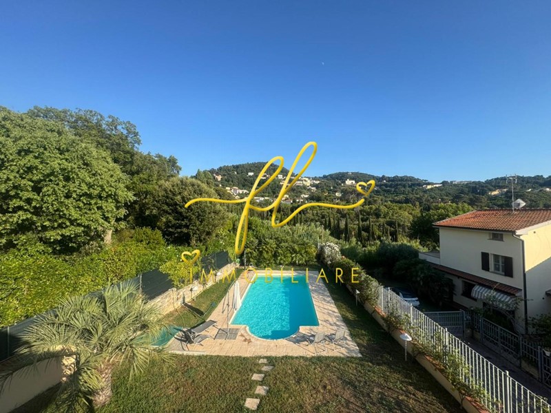 Villa in Vendita a Livorno, zona Castellaccio, 530'000&euro;, 189 m², con Box