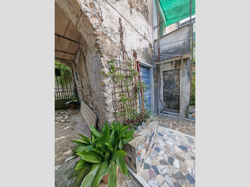 Casa Semi Indipendente in Vendita a Carrara, zona Fossola, 36'000€, 30 m²