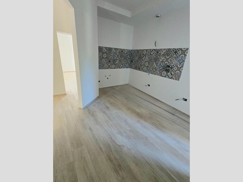 Casa Indipendente in Vendita a Calci, 270'000€, 170 m²