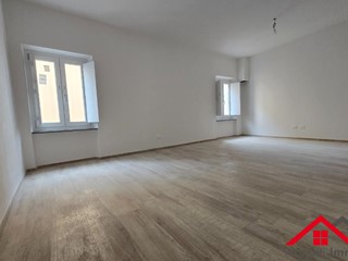 Casa Indipendente in Vendita a Calci, 270'000€, 170 m²