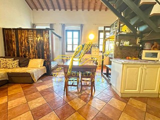 Trilocale in Vendita a Cecina, 175'000€, 76 m²