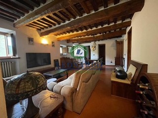 Appartamento in Vendita a Massa e Cozzile, zona Massa, 135'000€, 110 m², arredato