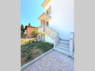 Appartamento in Vendita a Cecina, 340'000€, 160 m², con Box