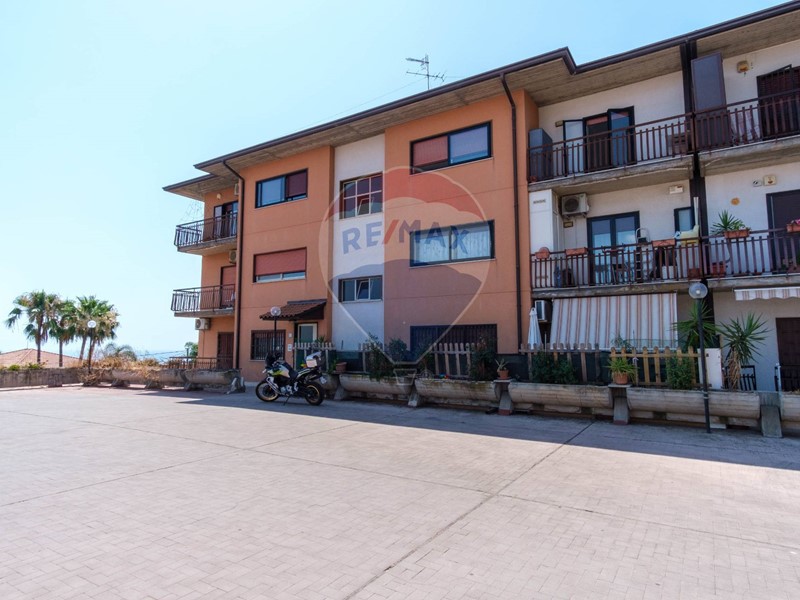 Trilocale in Vendita a Aci Catena, 95'000€, 90 m²