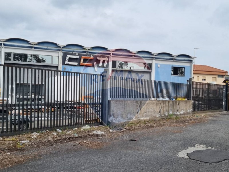 Capannone in Vendita a Camporotondo Etneo, 460'000&euro;, 1200 m²