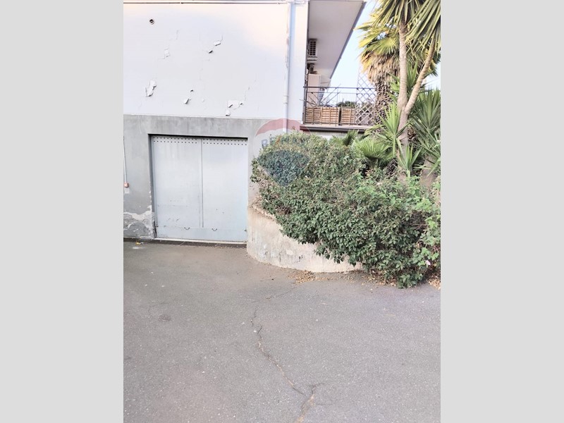 Magazzino in Vendita a Catania, 79'000€, 71 m²