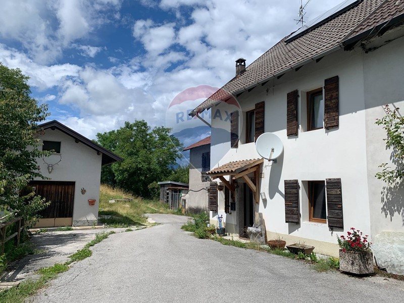 Casa Semi Indipendente in Vendita a Belluno, 125'000€, 150 m²