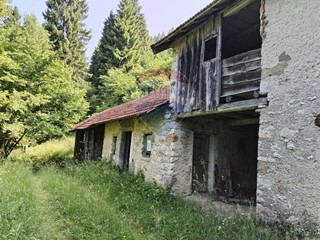 Cascina in Vendita a Borgo Valbelluna, 45'000€, 220 m²