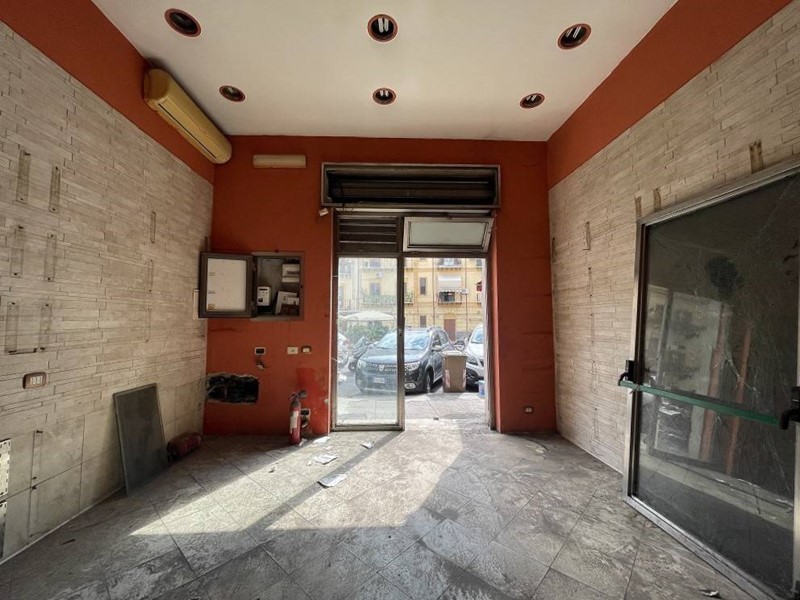 Immobile commerciale in Vendita a Palermo, 89'000€, 100 m²