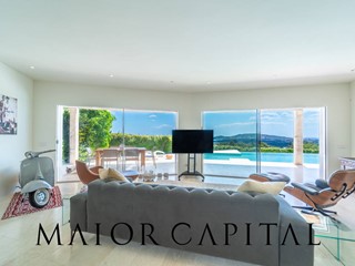 Villa in Vendita a San Teodoro, 1'980'000€, 280 m²