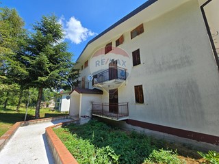 Trilocale in Vendita a Pizzoferrato, 65'000€, 65 m², con Box