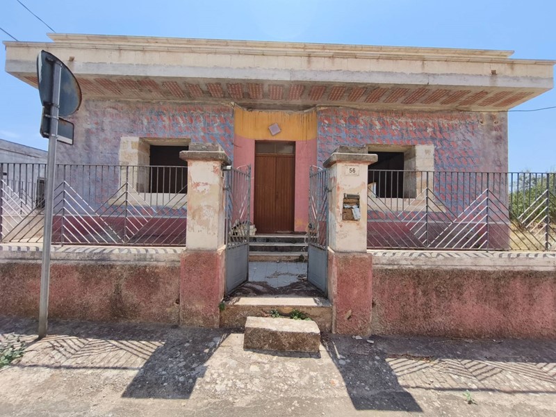 Casa Indipendente in Vendita a Salve, 180'000€, 270 m²