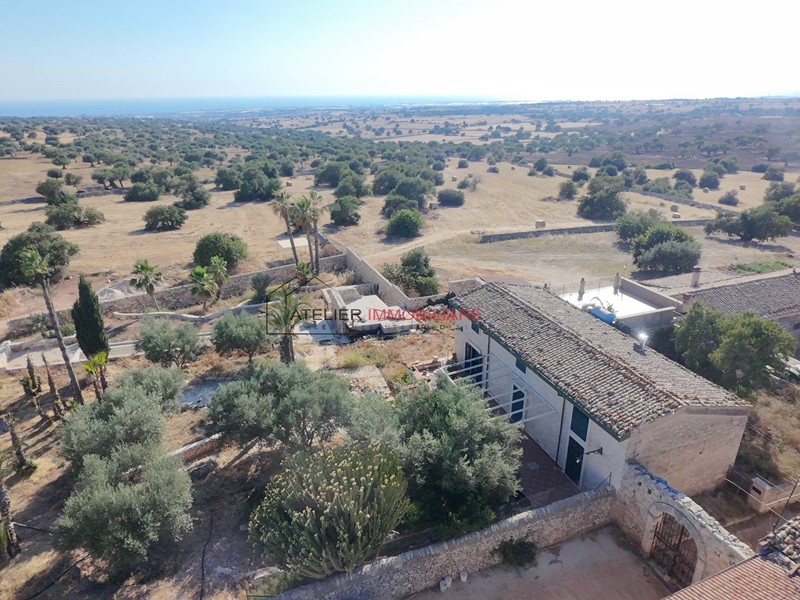 Villa in Vendita a Ragusa, 410'000&euro;, 181 m²