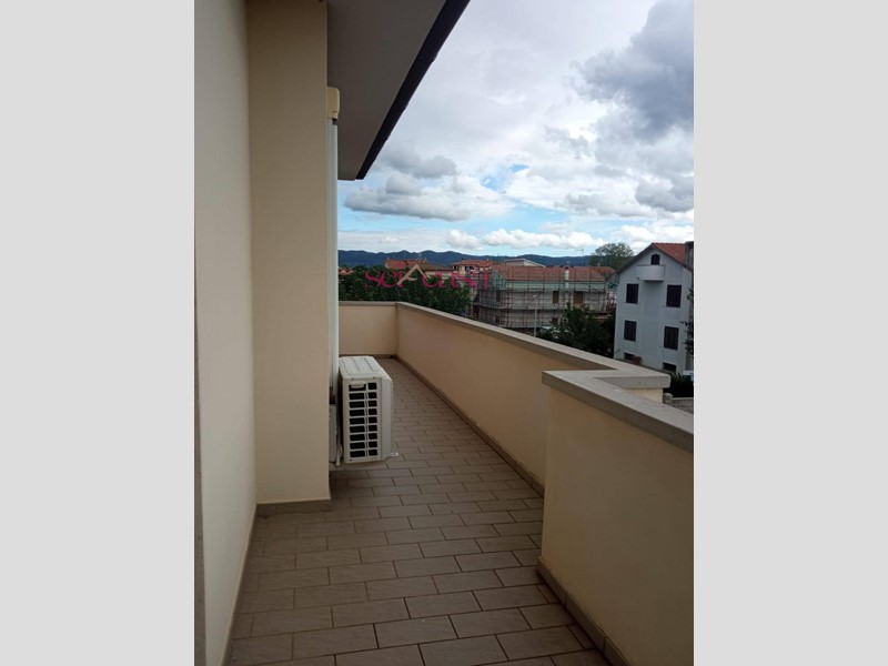 Appartamento in Vendita a Castagneto Carducci, 280'000€, 112 m²