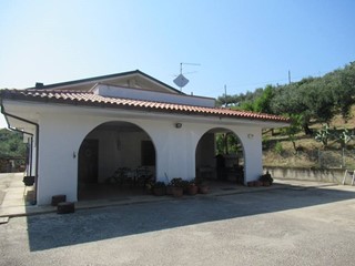 Villa in Vendita a Pianella, 220'000€, 142 m²