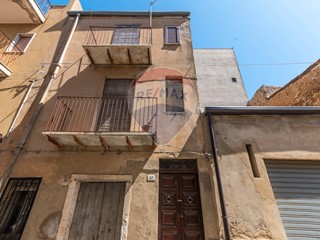 Casa Indipendente in Vendita a Mirabella Imbaccari, 9'000&euro;, 98 m²