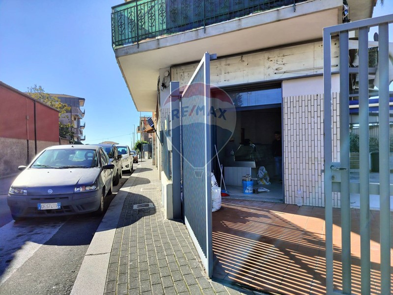 Immobile commerciale in Vendita a Catania, 62'000&euro;, 75 m²